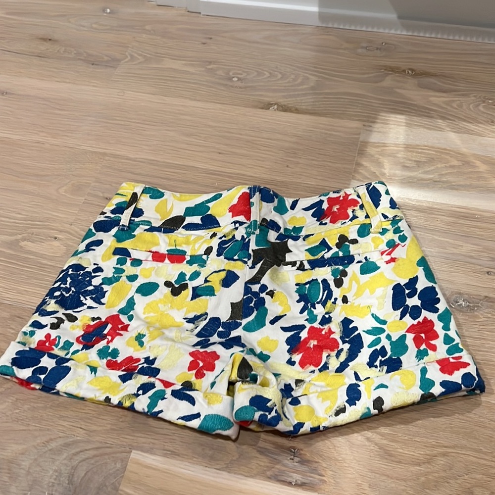 Alice & Olivia beautiful brocade embroidered floral short shorts - Picture 4 of 11